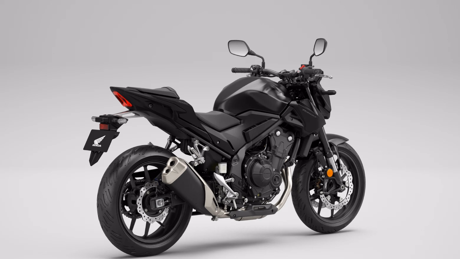 CB500 Hornet - Galeria - diagonal direita traseira preto - 11 de 17